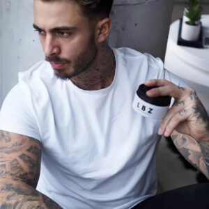 Sử dụng sáp vuốt tóc LBZ Matt Clay sẽ khiến mái tóc của bạn trở nên thu hút hơn