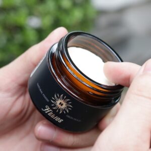 Chất sáp của Helios mềm nhẹ để bạn dễ dàng sử dụng